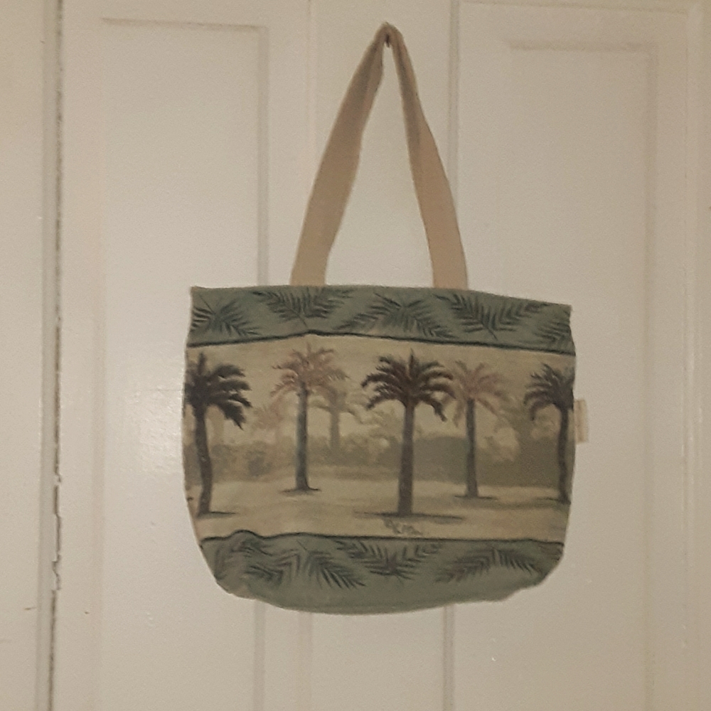 Nice totes with palm trees